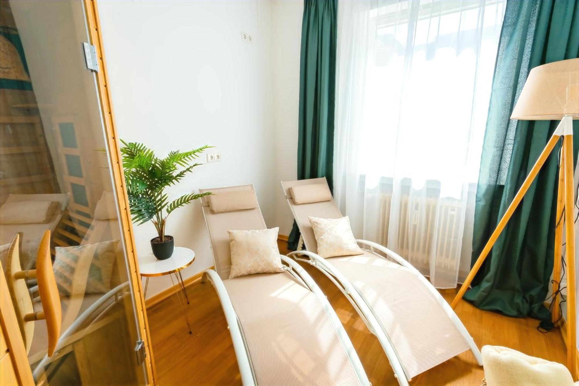 The Big Muenster Fuer Bis Zu 12, Whirlpool, Sauna, Zentral, Tischfussball, Balkon, Gasgrill Ulm Exterior foto