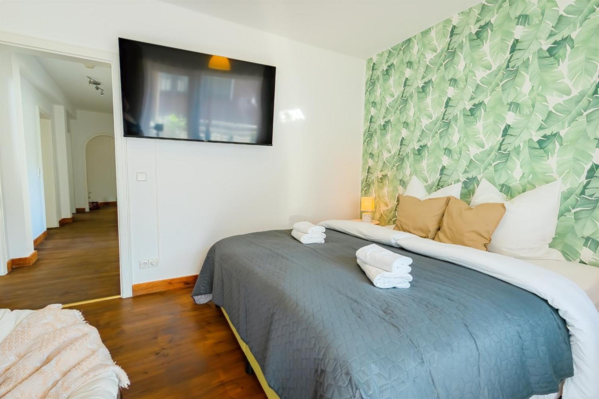 The Big Muenster Fuer Bis Zu 12, Whirlpool, Sauna, Zentral, Tischfussball, Balkon, Gasgrill Ulm Exterior foto