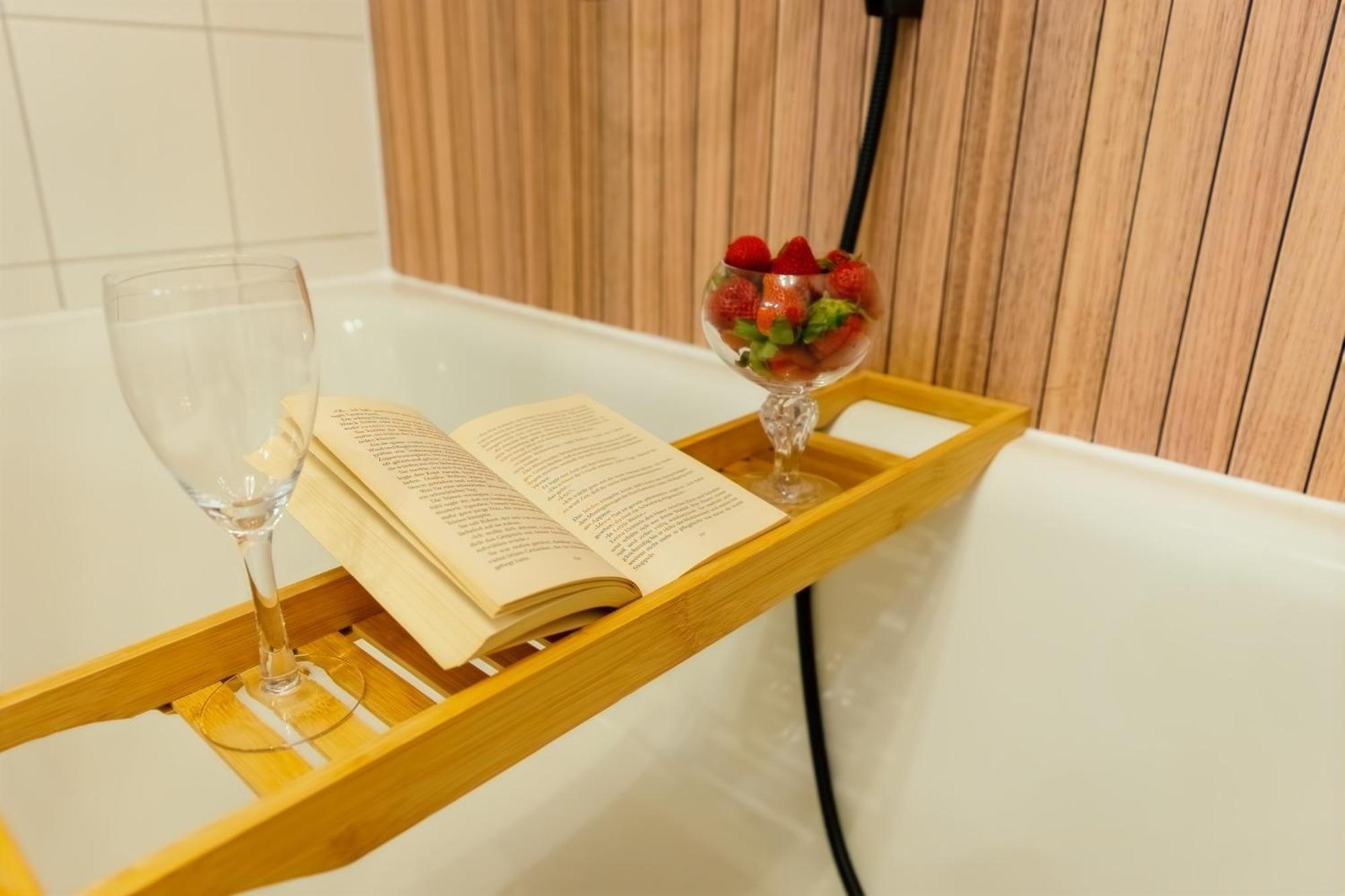 The Big Muenster Fuer Bis Zu 12, Whirlpool, Sauna, Zentral, Tischfussball, Balkon, Gasgrill Ulm Exterior foto
